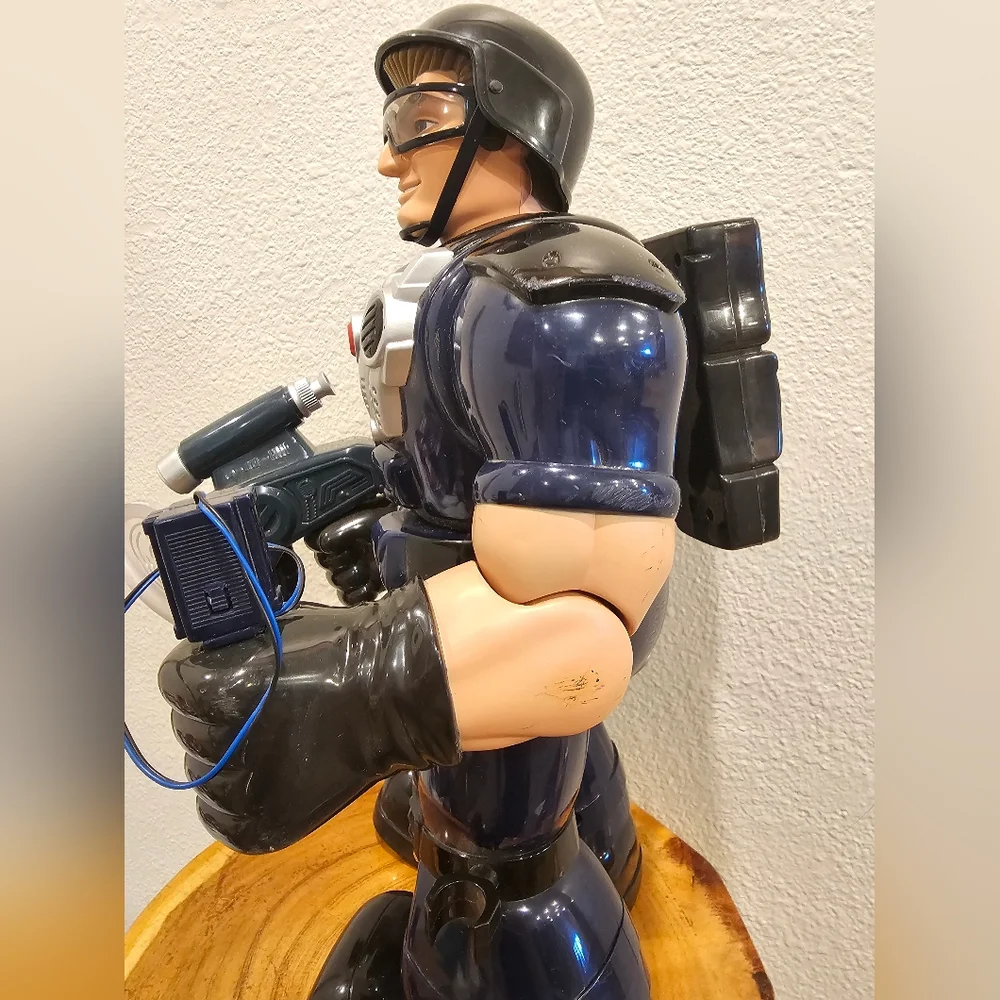 Hap-P-Kid 2010 Talking Policeman Figure‎ Toy
